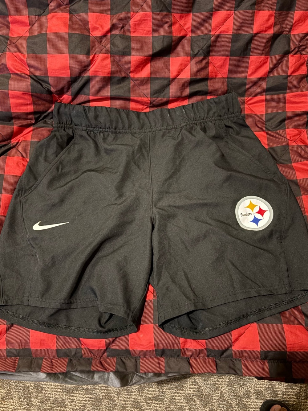 Nike/NFL Dri-Fit Black Pittsburgh Steelers Shorts, size medium, NWOT